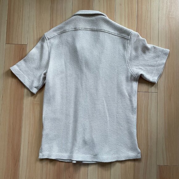 Banana Republic Mesh Resort Shirt - Picture 2 of 4